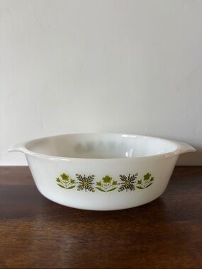 ANCHOR HOCKING - Vintage Fire King “Meadow Green” casserole dish